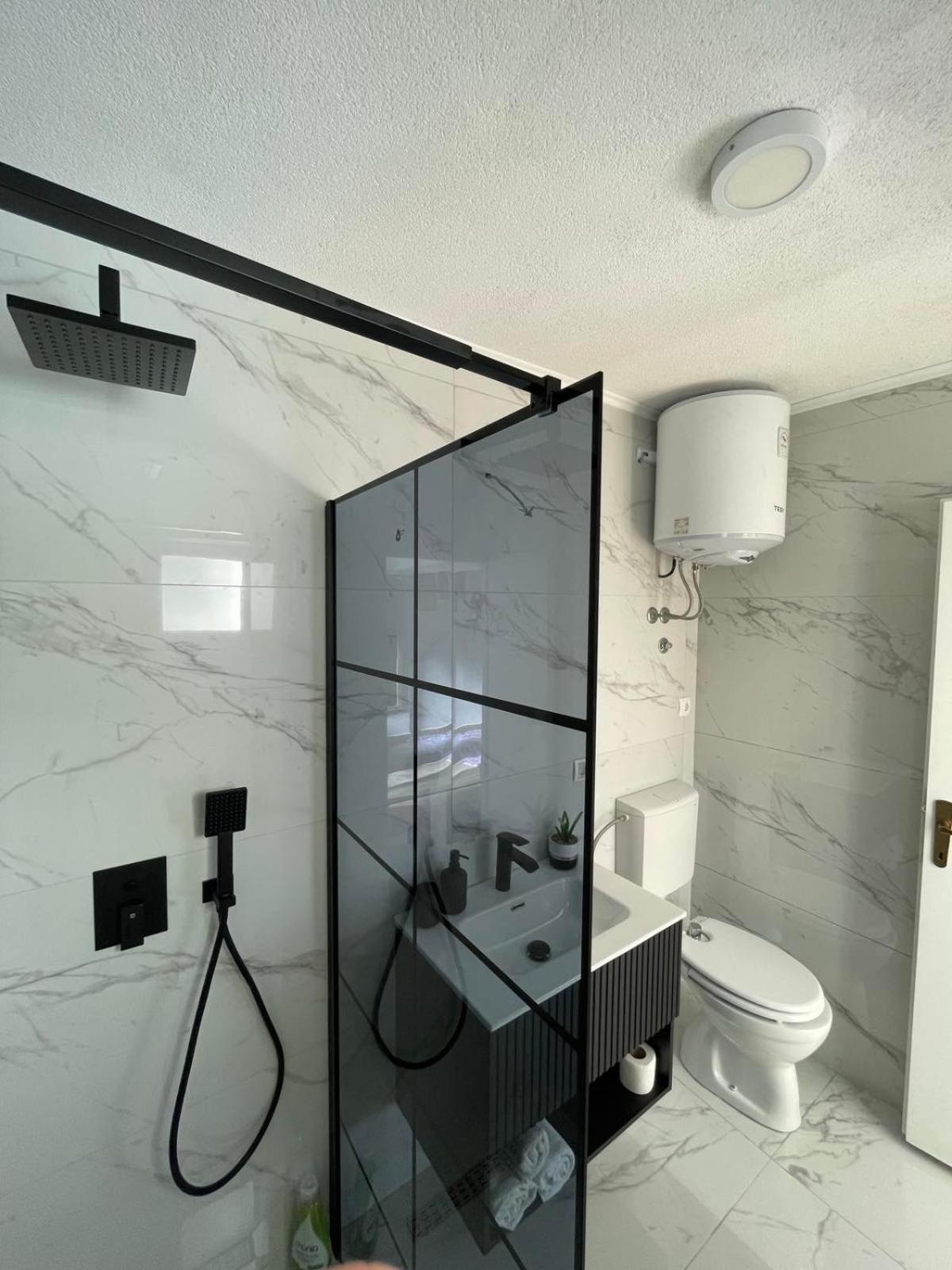 Family Apartment Near Old Town Mostar Buitenkant foto